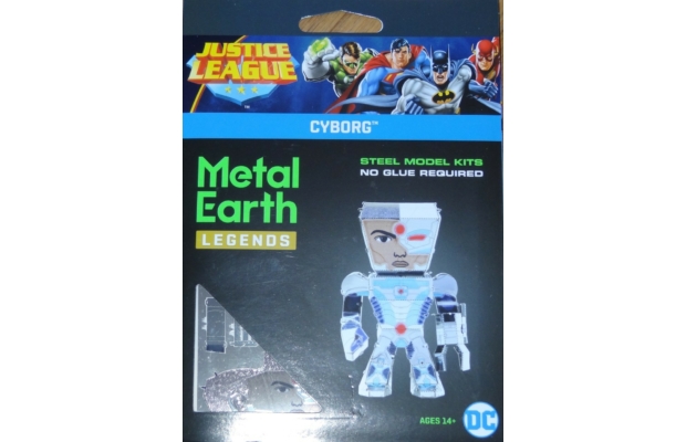 Metal Earth Igazság Ligája- Cyborg mini modell